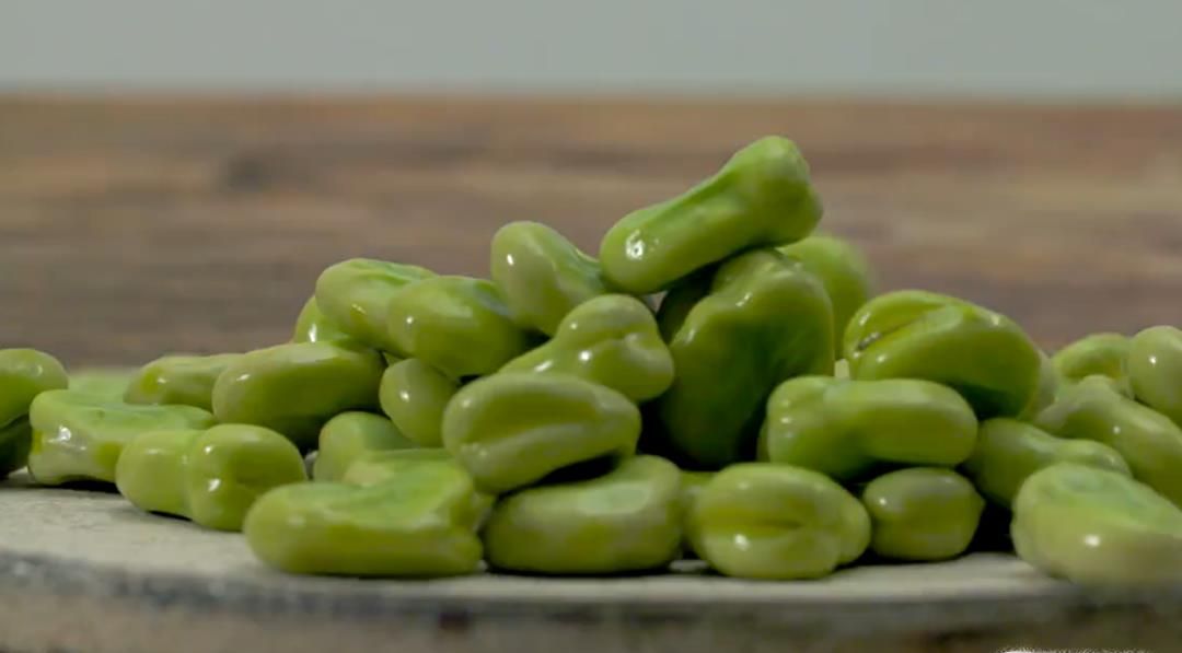 怎么做咸肉雪菜炒蚕豆?