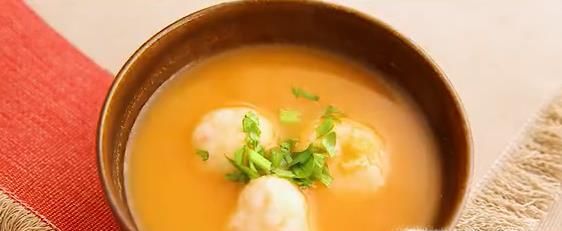 番茄鱼丸汤的做法