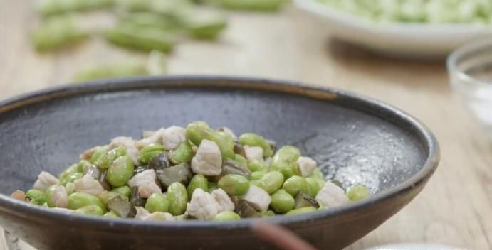 酱瓜肉丁炒毛豆怎么做？