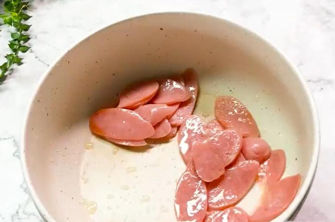 火腿肠炒荷兰豆怎么做？