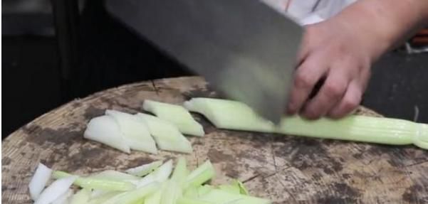 西芹百合的做法