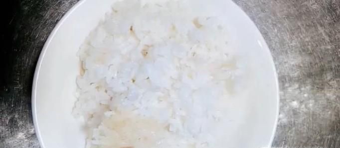如何做出美味的皮蛋瘦肉粥?