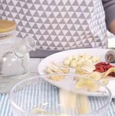 排骨花胶养颜汤怎么做