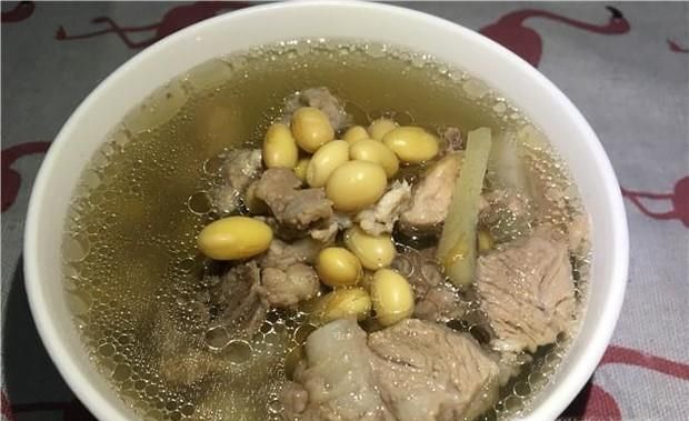 黄豆炖排骨汤的家常做法