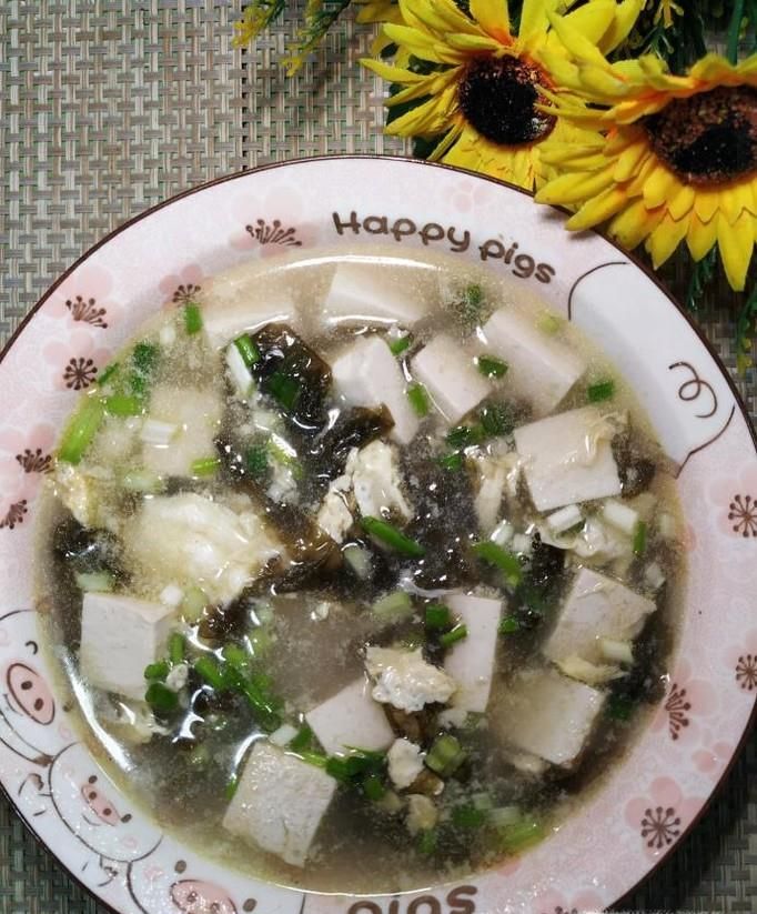 怎样做美味的紫菜豆腐蛋花汤?
