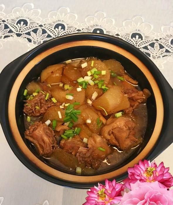 鸭肉萝卜煲的家常做法