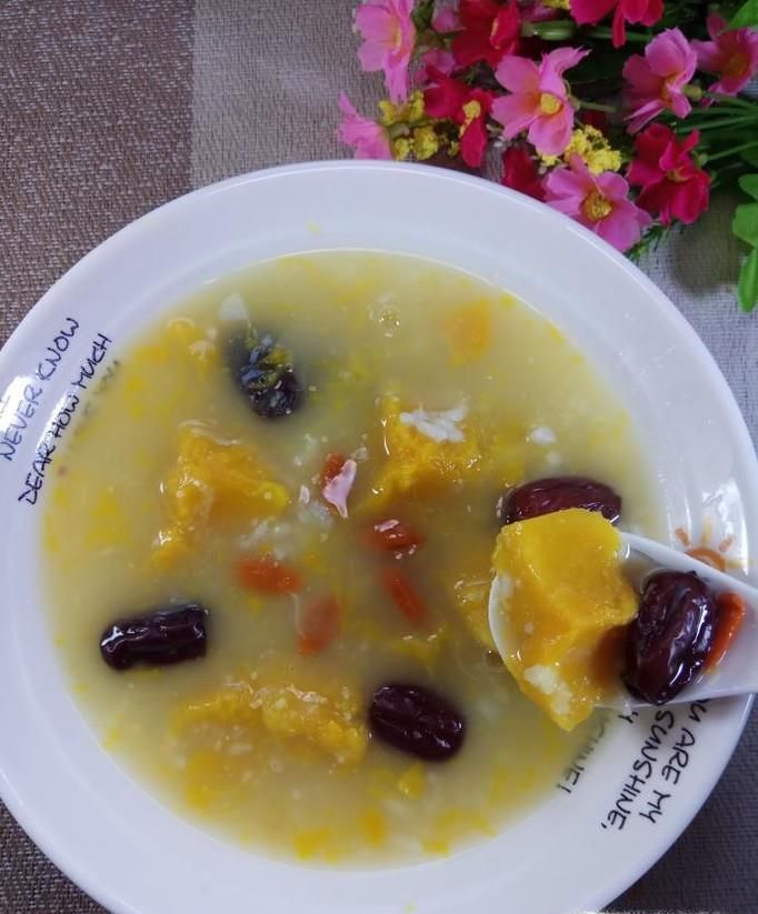 怎样做美味的南瓜红枣营养粥？