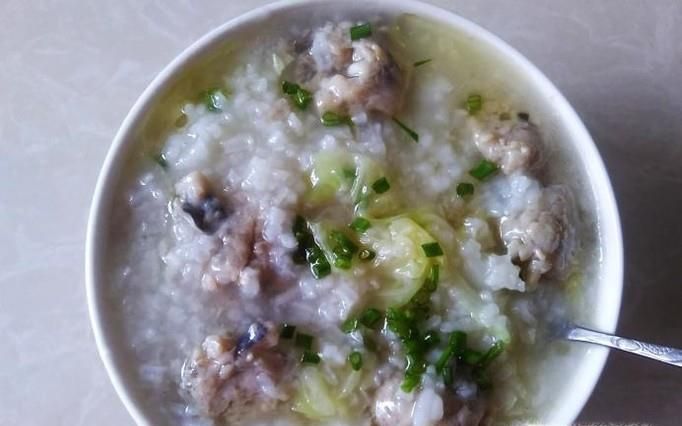 鱼肉娃娃菜粥的做法