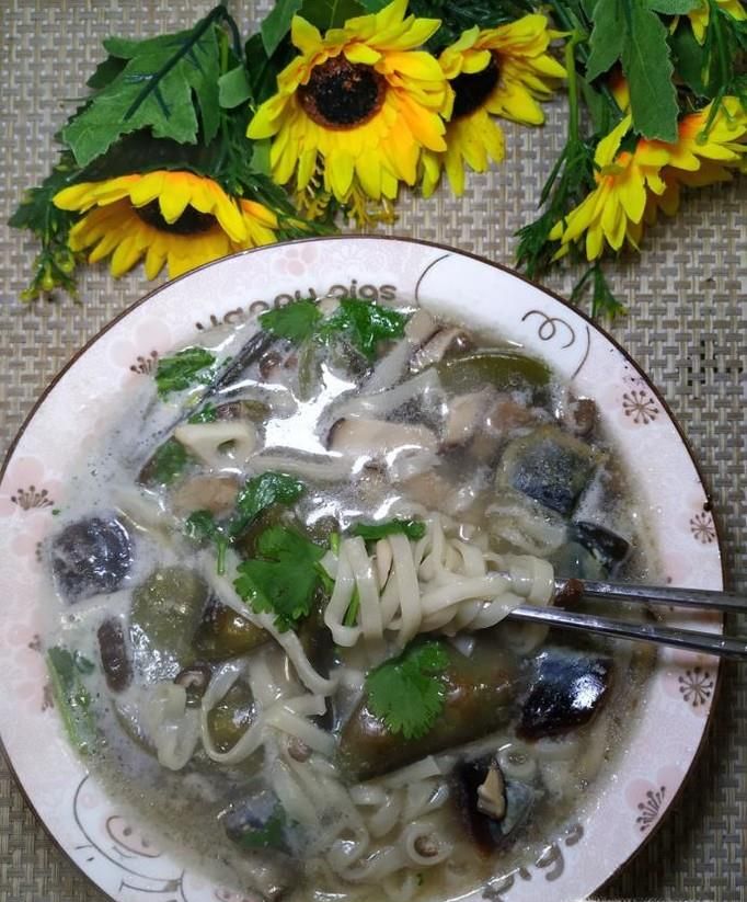 怎样做美味的扁豆松花蛋汤面？