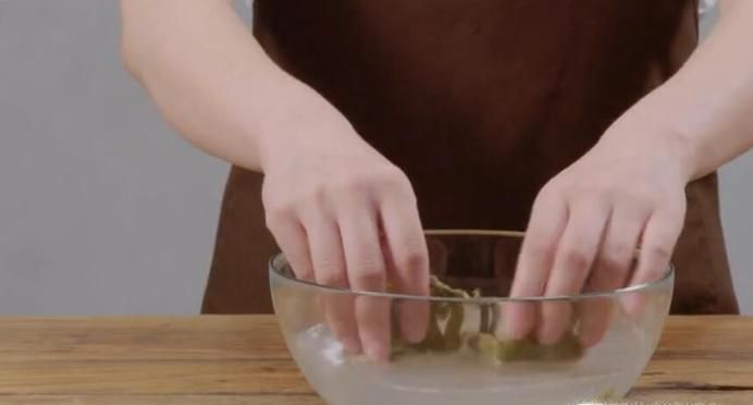 笋干老鸭煲的做法