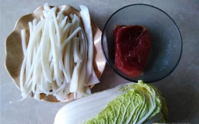 肉丝炒粉利的做法