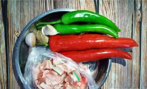 辣椒爆炒五花肉的做法