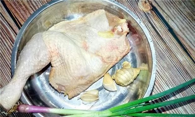 蒜蓉白切鸡的家常做法