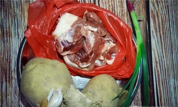 土豆焖鸭的家常做法