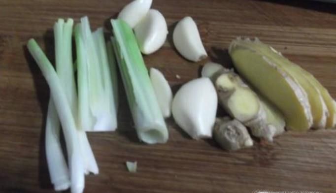 香菇猪肉馅馄饨的做法