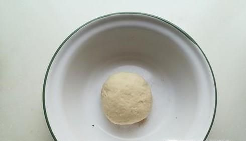 花边猪肉韭菜馅饼的做法