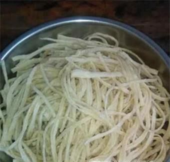 麻辣牛筋面的做法