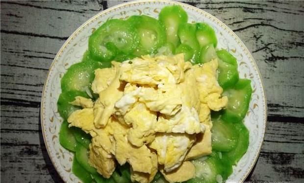 丝瓜炒鸡蛋的家常做法，好看又好吃