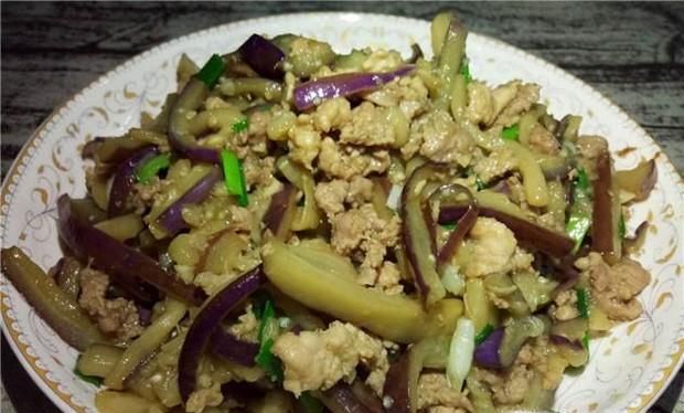 红烧肉沫炒茄子的家常做法