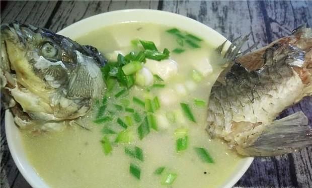 鲫鱼豆腐汤的家常做法