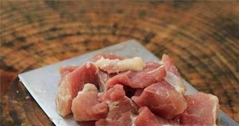火腿炒肉的做法
