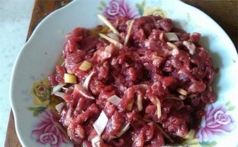 青椒牛肉丝怎么炒才嫩 青椒炒牛肉丝的做法