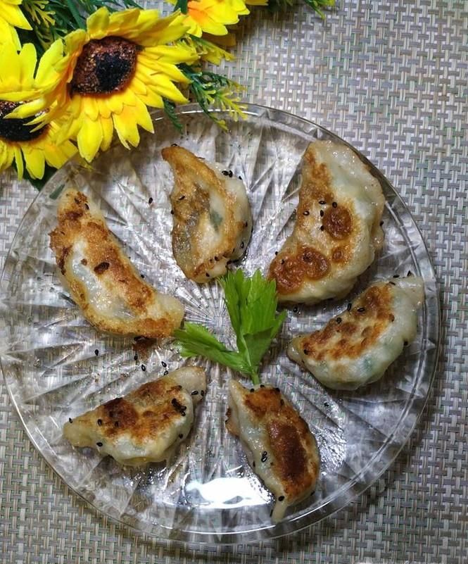 怎样做美味的韭菜鸡蛋水煎饺?