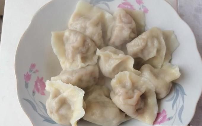 怎样做好吃的青萝卜肉馅水饺？