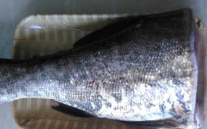 韭菜鱼饼的做法