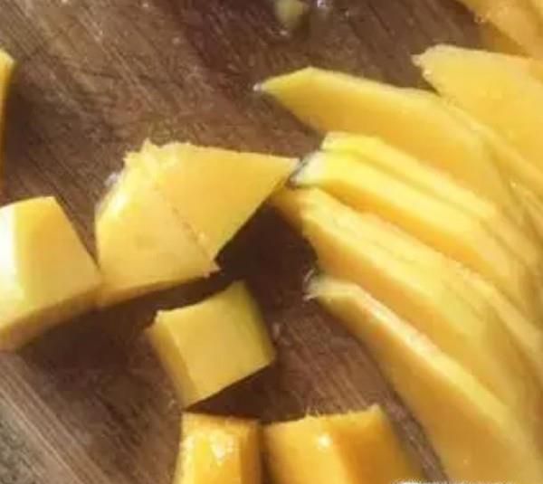 奶油水果装饰蛋糕的做法