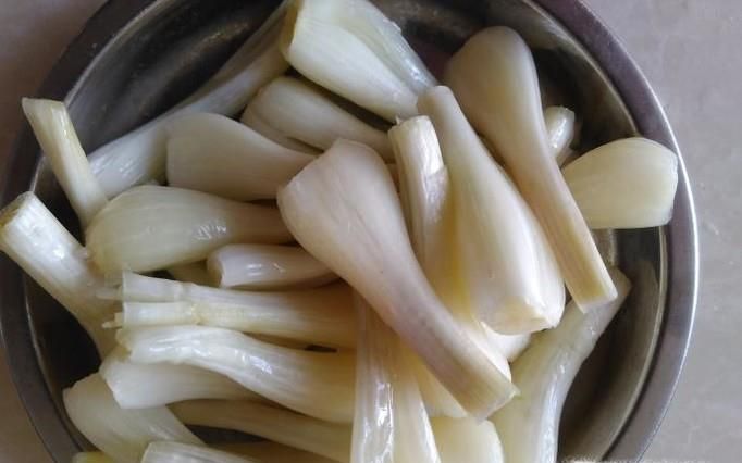 自制的酸荞头的做法