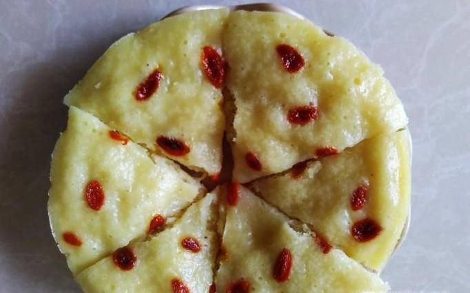 自做的菠萝松糕的做法