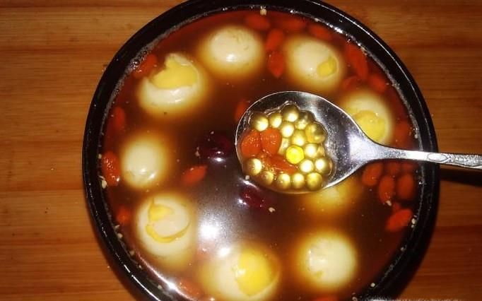 滋补好吃的当归红枣炖鹌鹑蛋西米糖水的做法