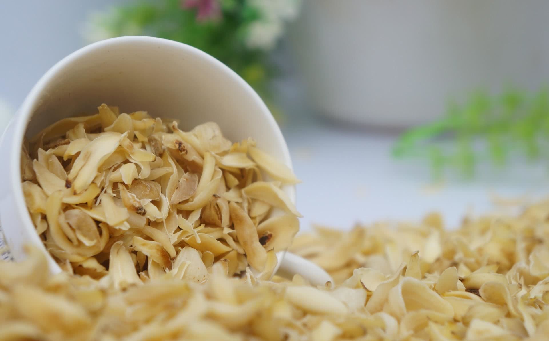 百合的功效与作用，百合银耳粥、百合雪梨怎么做