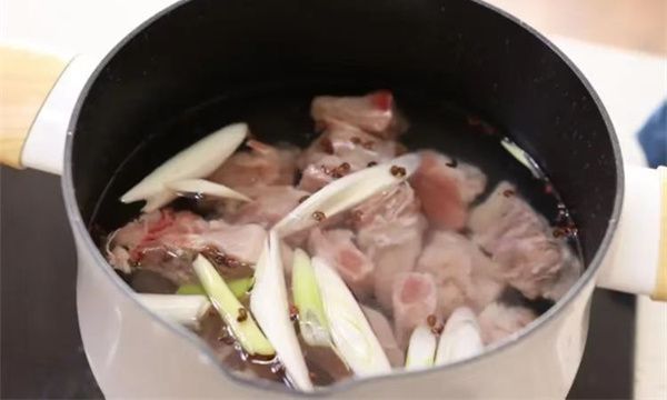 清炖排骨怎么炖好吃又营养 清炖排骨的营养价值