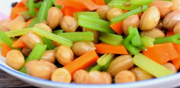 芹菜花生米凉菜怎么做 芹菜花生米凉菜的营养价值