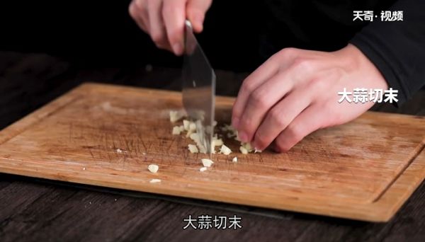 凉拌蒜苗怎么做 凉拌蒜苗的做法