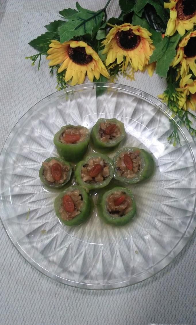 怎样做好吃的蒸丝瓜肉卷？