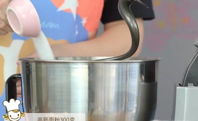 怎么做火龙果麻薯软欧?