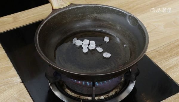 珍珠菇排骨焖饭怎么做 珍珠菇排骨焖饭怎么做好吃