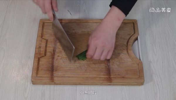 腊肠炒鸡腿菇 腊肠炒鸡腿菇的做法