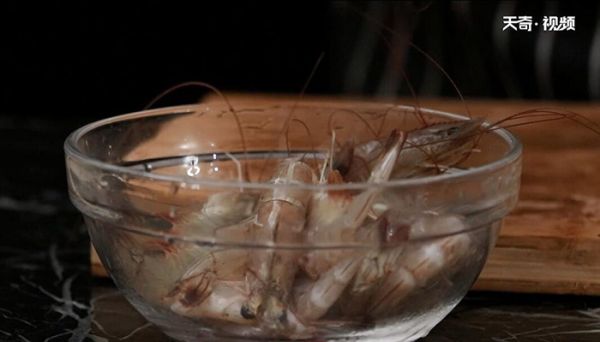 麻辣虾串的做法 麻辣虾串怎么做