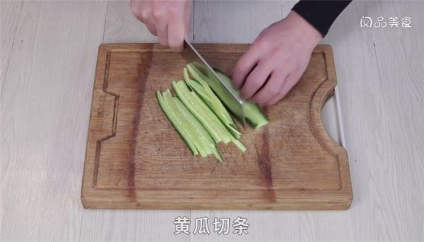 白菜蒸鱼卷怎么做 白菜蒸鱼卷做法是什么