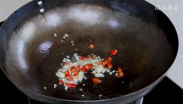 尖椒炒肉皮的做法 如何做尖椒炒肉皮