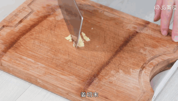 杭椒炒藕带做法  杭椒炒藕带怎么做