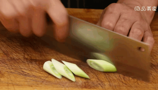 白灼鱿鱼的做法,白灼鱿鱼怎么做