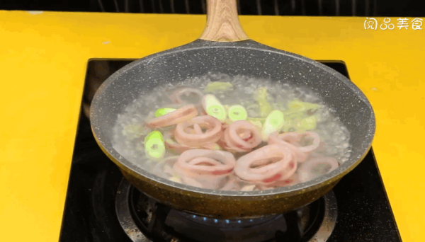 白灼鱿鱼的做法,白灼鱿鱼怎么做