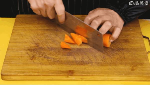 四宝烧鸡翅的做法，四宝烧鸡翅怎么做