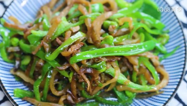 青椒榨菜炒毛豆的做法 青椒榨菜炒毛豆怎么做