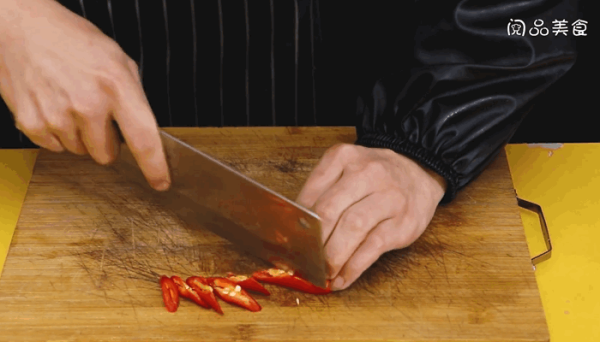 啤酒焖鸡翅根做法，啤酒焖鸡翅根怎么做